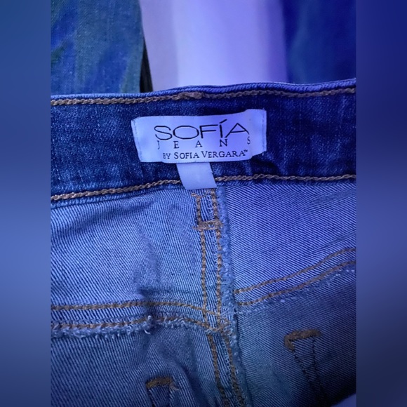 Dark Washed Flare Jeans💙 - Picture 5 of 5